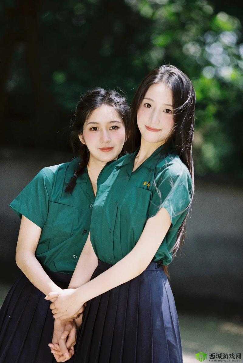 丰满的女同学 2 中文版:青春校园故事